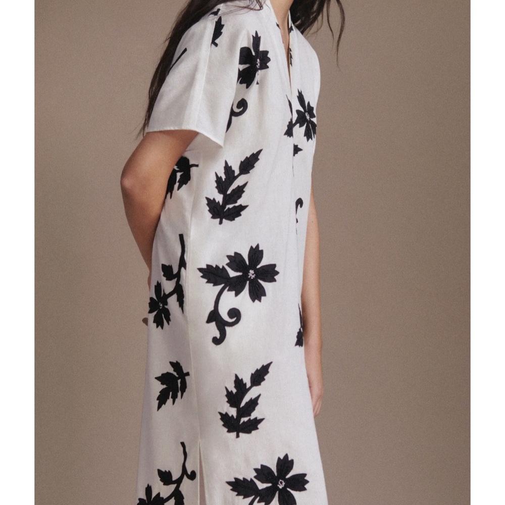 AMOR Floral Maxi Dress - White and Black